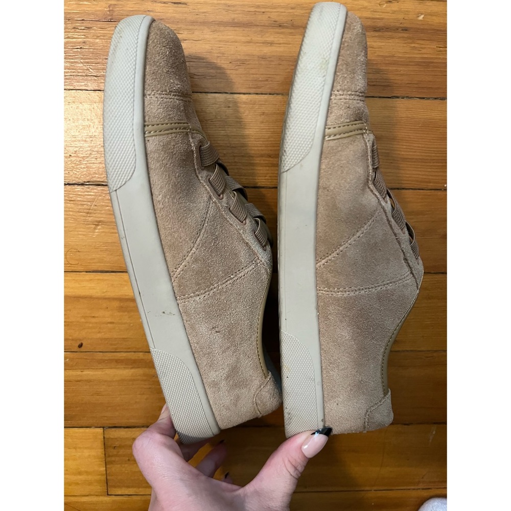 Vionic Sunny Jean Tan Suede Sneaker, size 6 - Picture 3 of 6